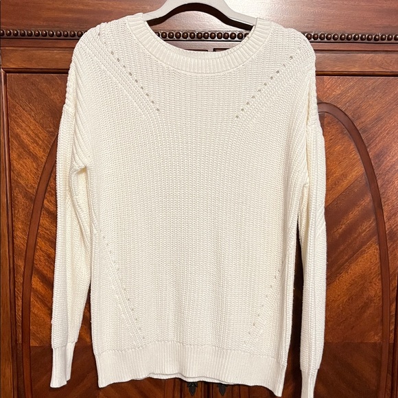 Time and Tru Sweaters - Time and Tru Off White Knit Sweater